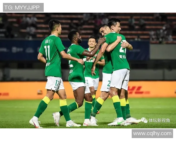 成都足球队强势领跑联赛积分榜51分优势彰显球队实力与潜力 成都足球队强势领跑联赛积分榜51分优势彰显球队实力与潜力